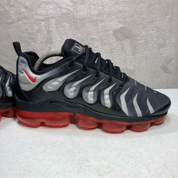 Nike Air Vapormax Plus Black Red Men's Shoes Running Sz 9.5 924453-319